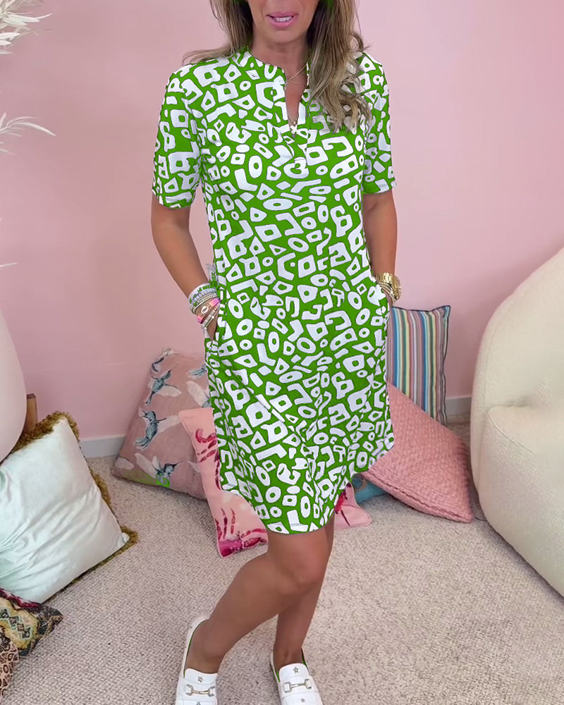 Viaro | Printed Dress with V-Neck and Pockets