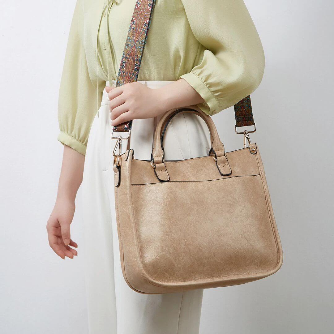 Amanda’s Timeless Chic | Handbag