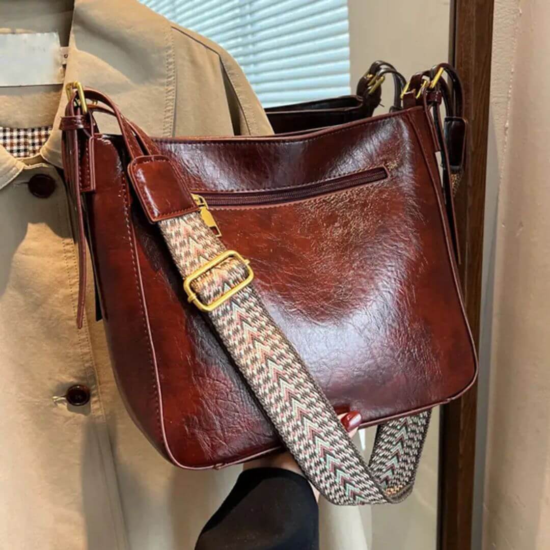 Emily’s Effortless Carry | Shoulder Bag