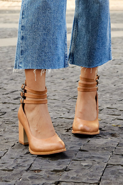 Casilda | Smooth sandals with ankle strap and chunky heel