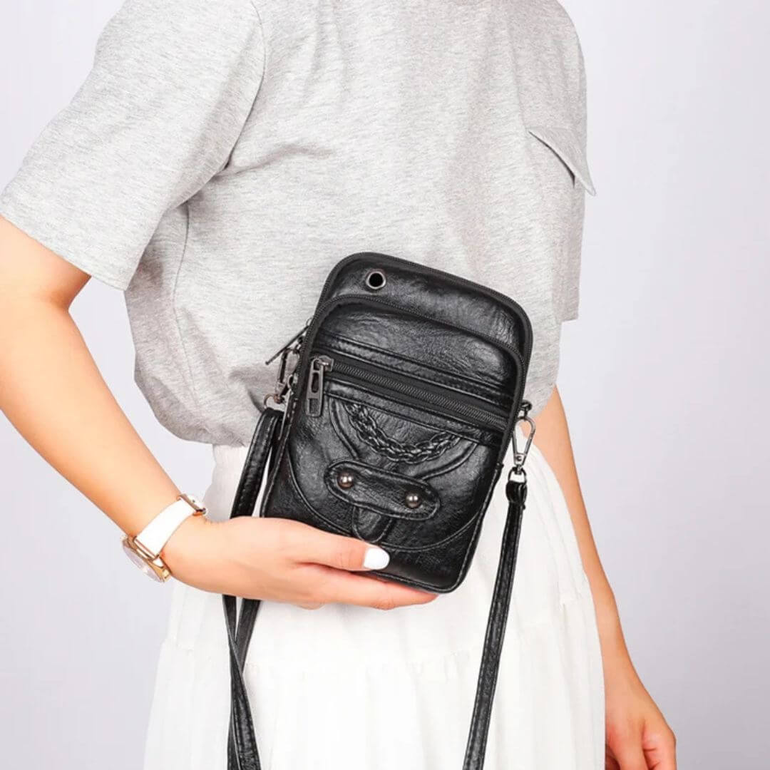 Cassandra’s Sleek Companion | Crossbody Bag