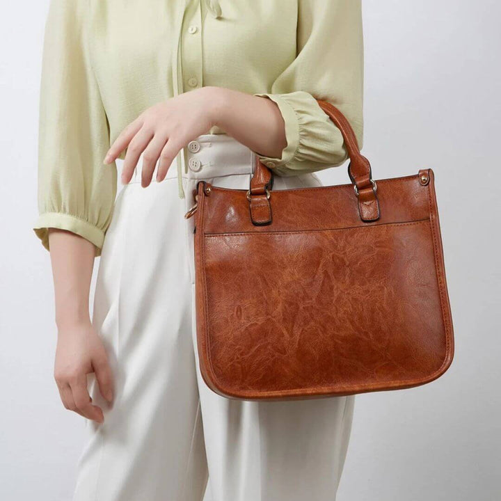 Amanda’s Timeless Chic | Handbag