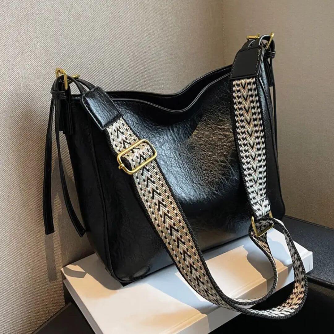 Emily’s Effortless Carry | Shoulder Bag